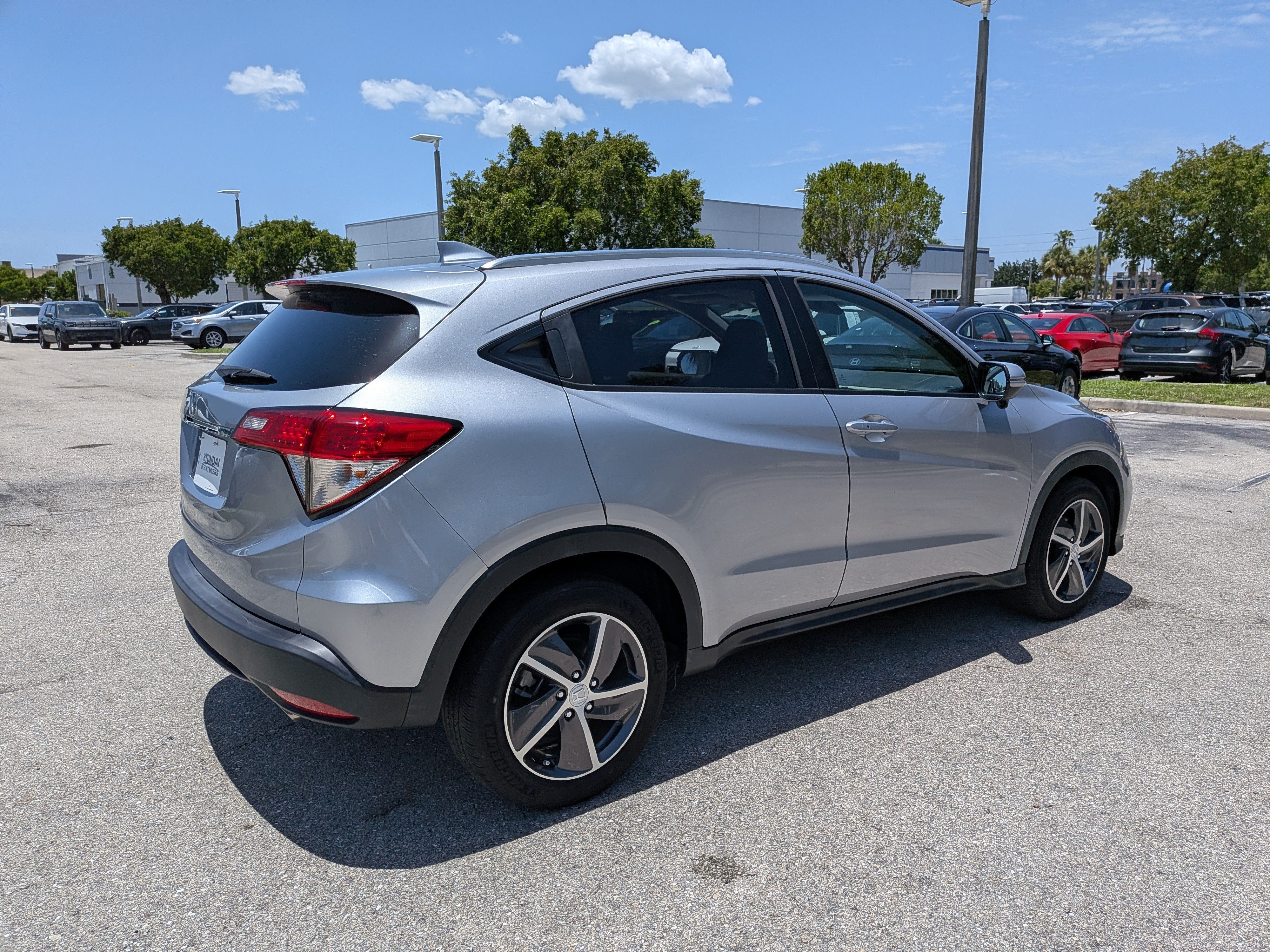 Used 2022 Lunar Silver Metallic Honda EX image 4