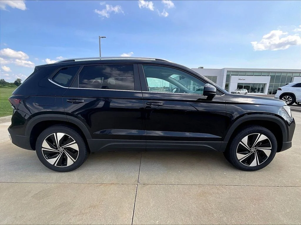 2026 Volkswagen Taos SE - Photo 2
