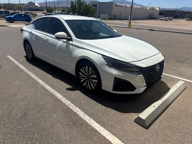 Used 2023 White Nissan 2.5 SV image 7