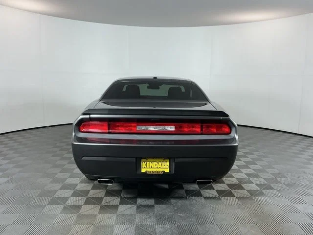 Used 2014 Crystal Metallic Dodge R/T image 6
