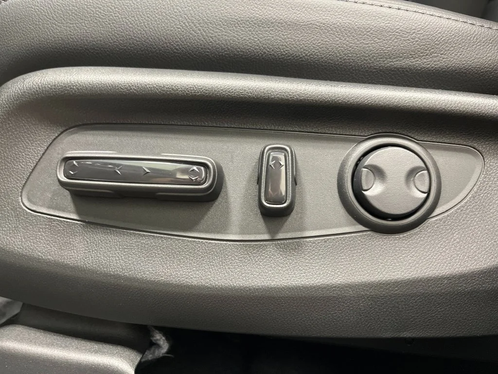 New 2027 Platinum White Pearl Honda EX-L AWD image 13