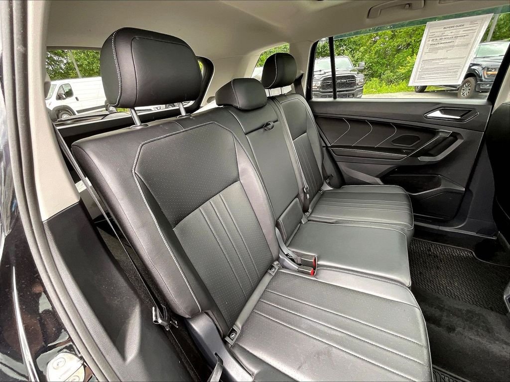 Used 2024 Deep Black Pearl Volkswagen 2.0T SE image 15