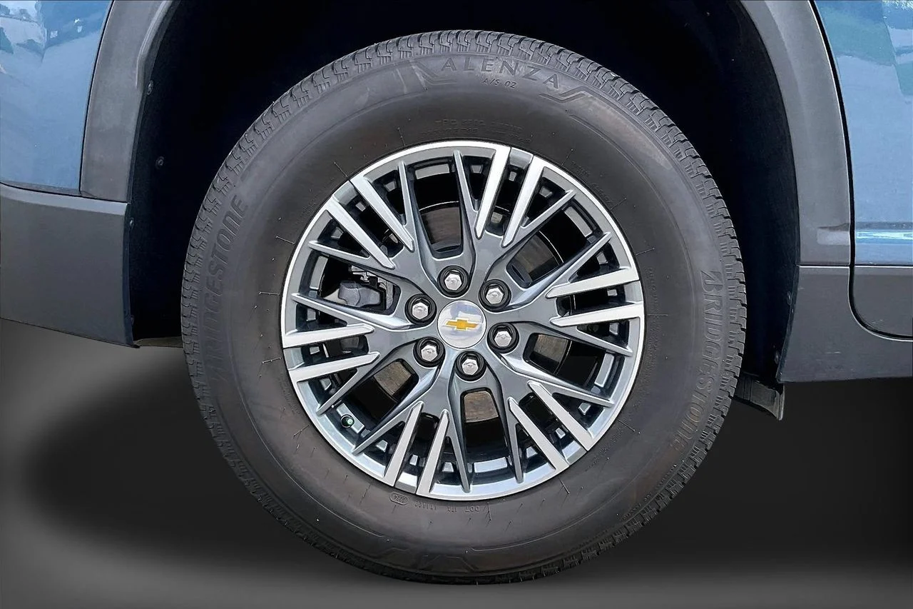 Used 2025 Blue Chevrolet LT image 37
