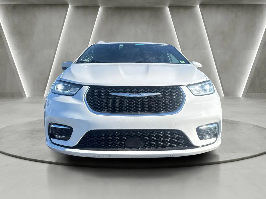 Used 2023 White Chrysler Touring image 2
