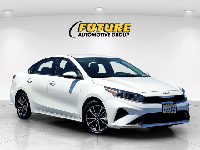 Used 2023 White Kia LXS image 1