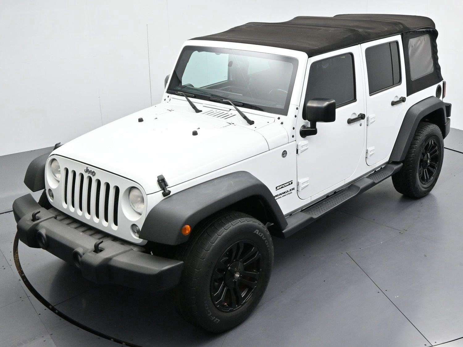 Used 2015 Bright White Clearcoat Jeep Sport image 36