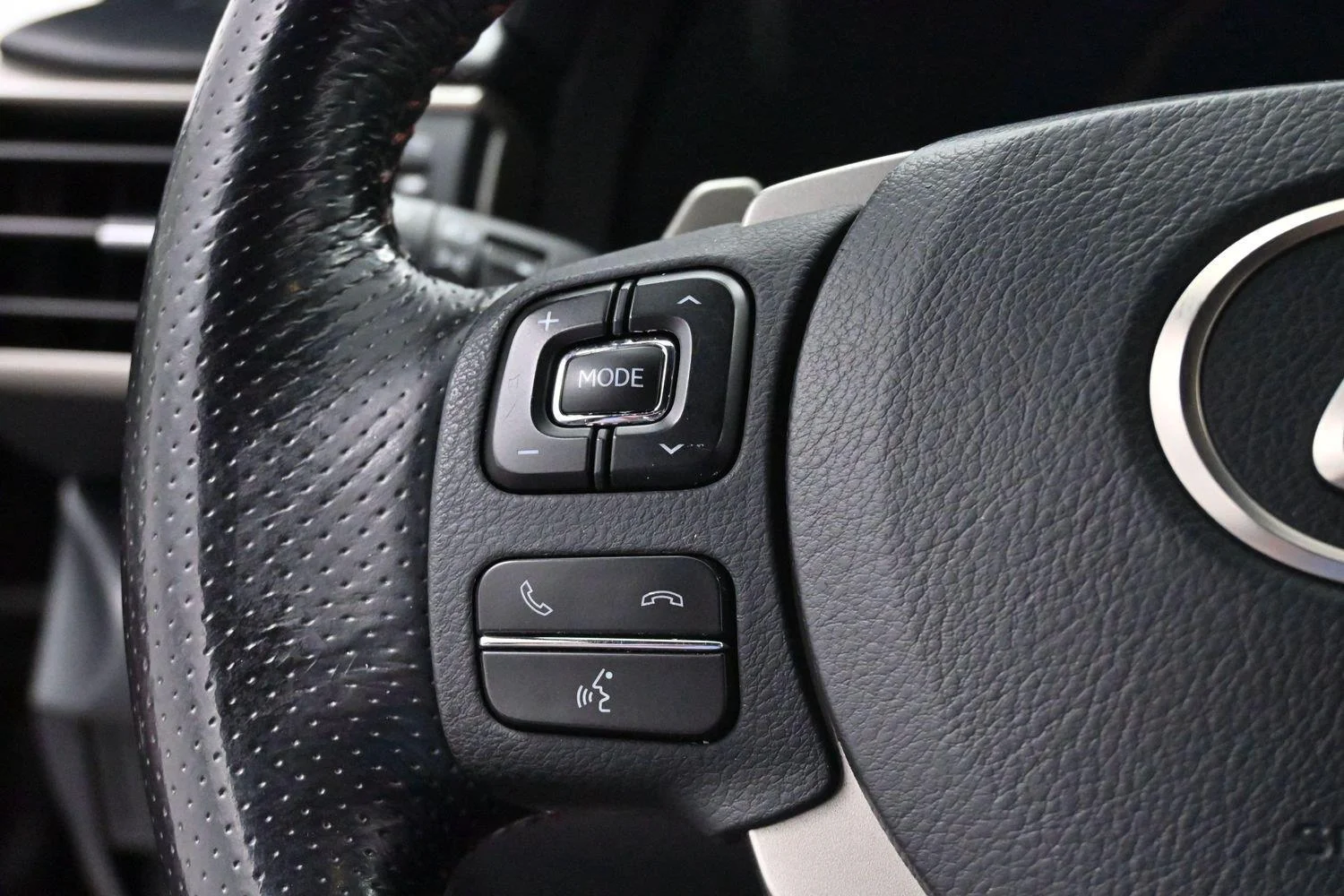 Used 2016 Obsidian Lexus Base image 18