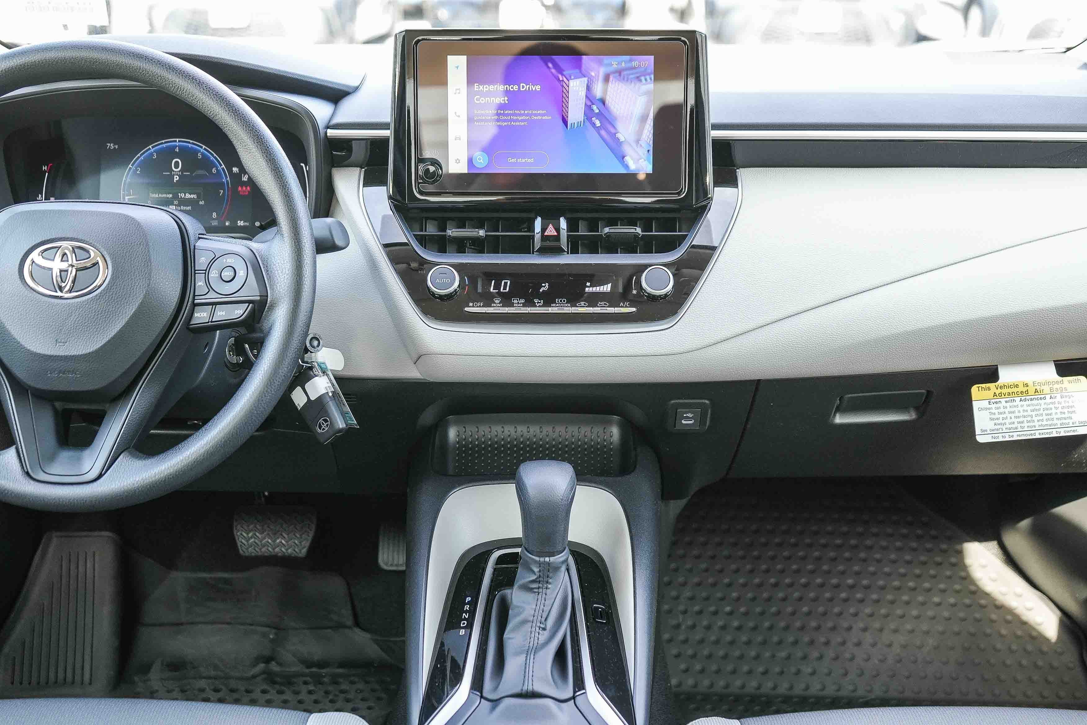 2026 Toyota Corolla LE - Photo 15