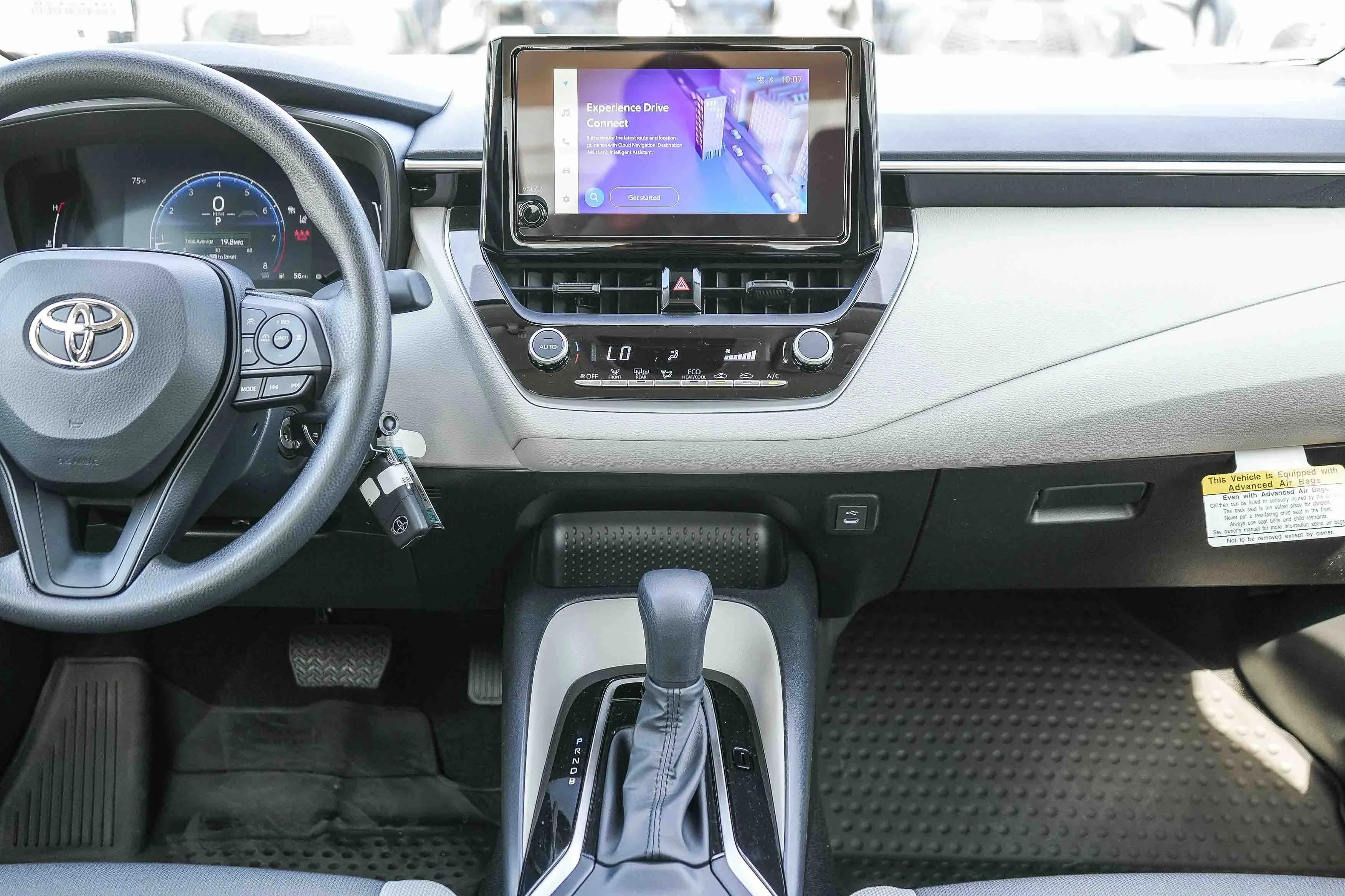 2026 Toyota Corolla LE - Photo 15