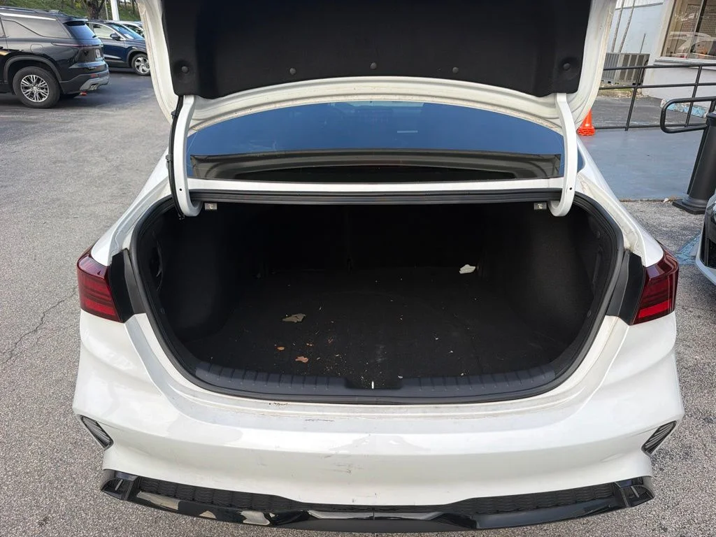 Used 2024 Snow White Pearl Kia GT-Line image 14