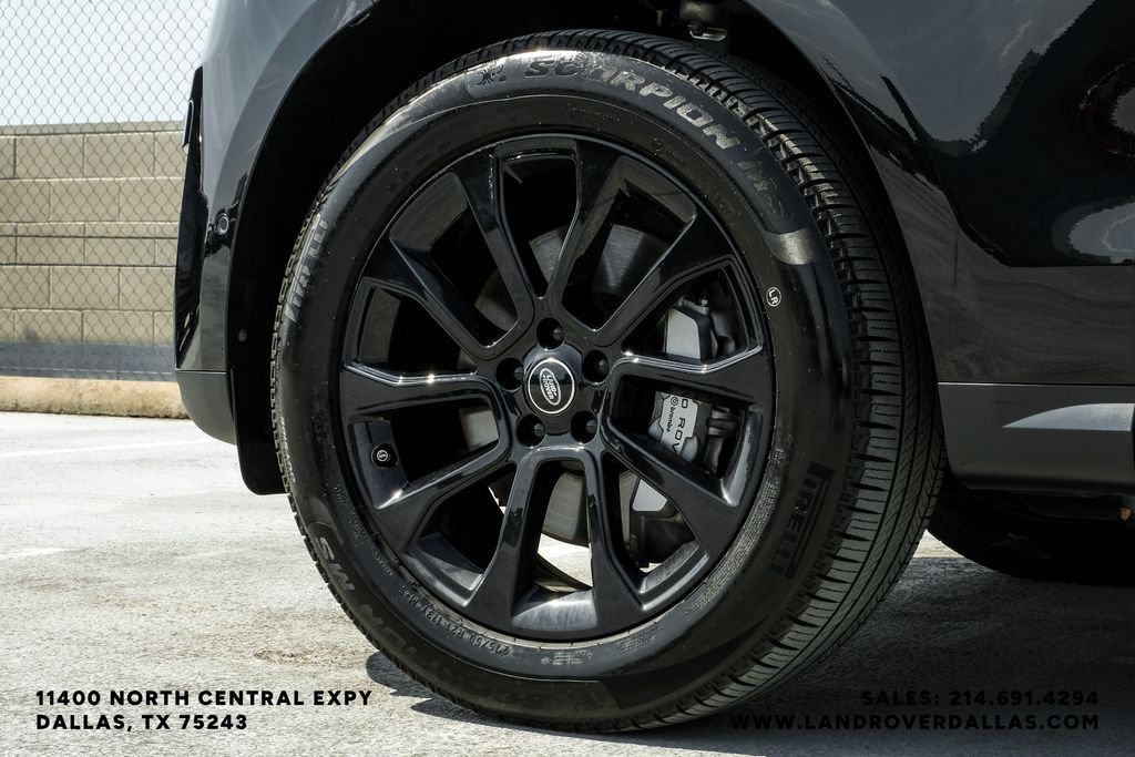 Used 2025 Santorini Black Metallic Land Rover SE image 56