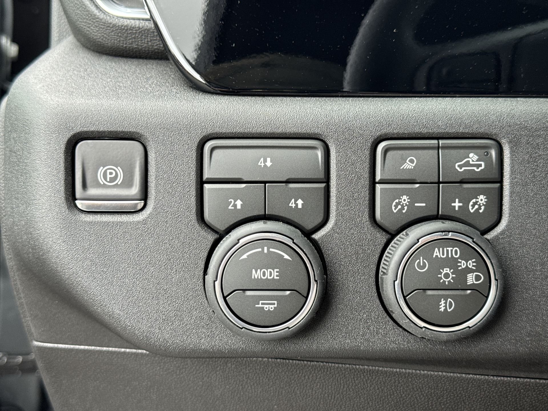 New 2026 Sterling Gray Metallic Chevrolet LT image 27