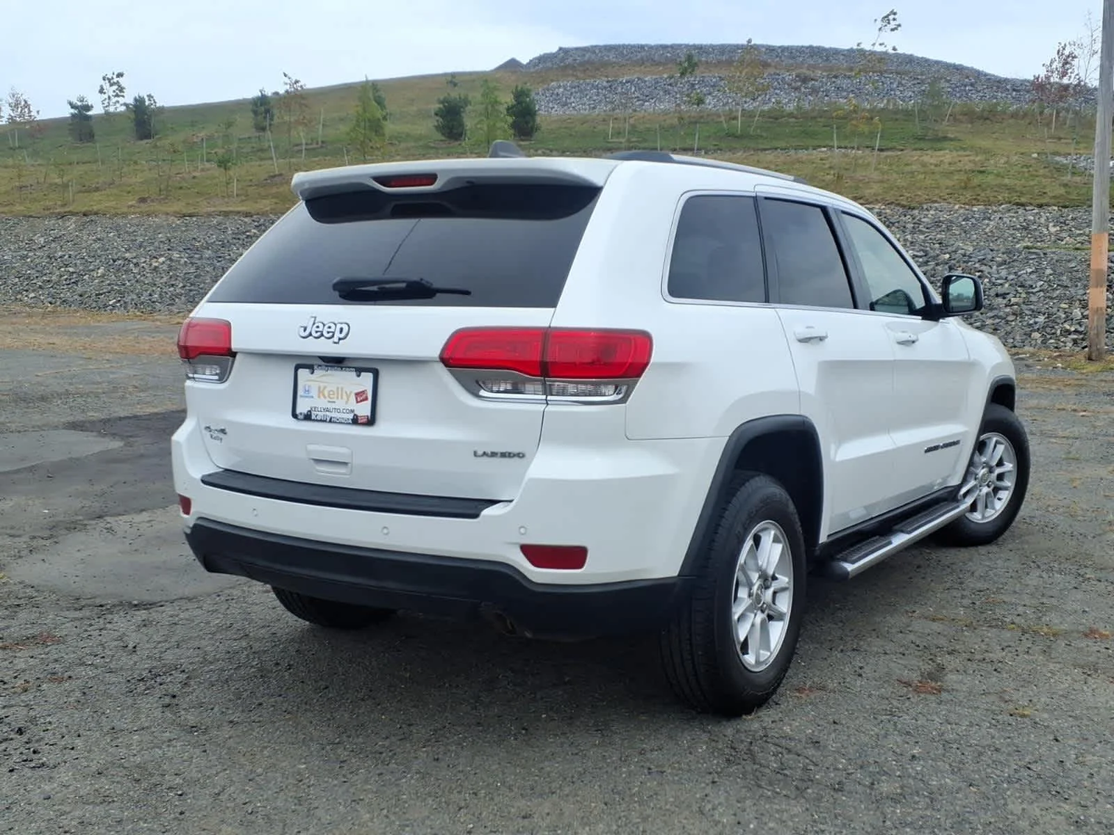 Used 2018 Bright White Clearcoat Jeep Laredo E image 5
