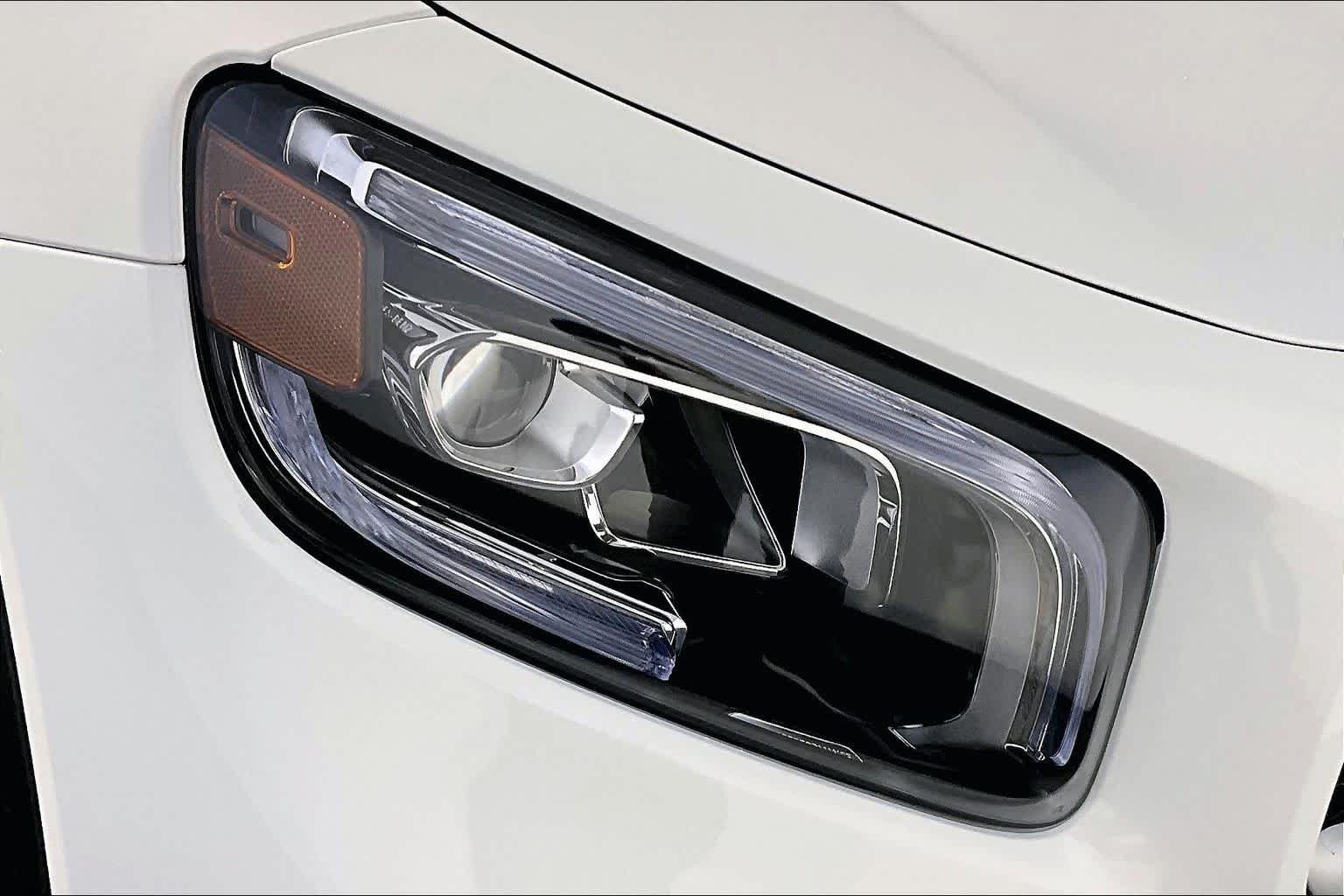 Certified Used 2023 Polar White Mercedes-Benz GLB 250 image 26