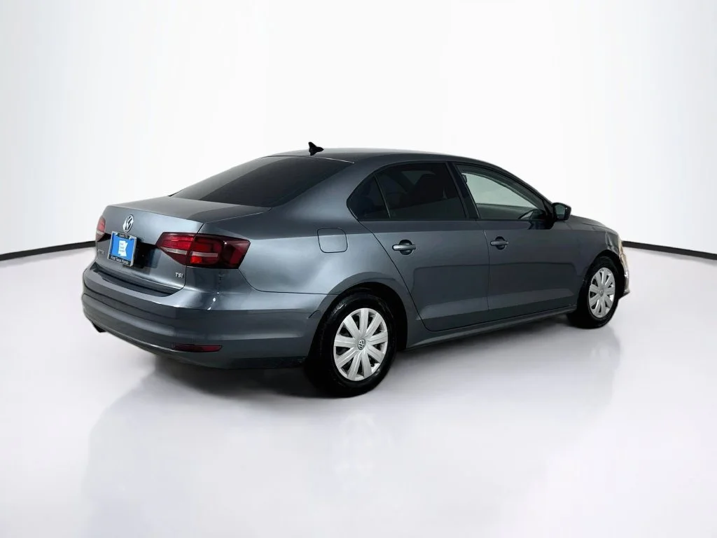 Used 2016 Platinum Gray Metallic Volkswagen 1.4T S image 7