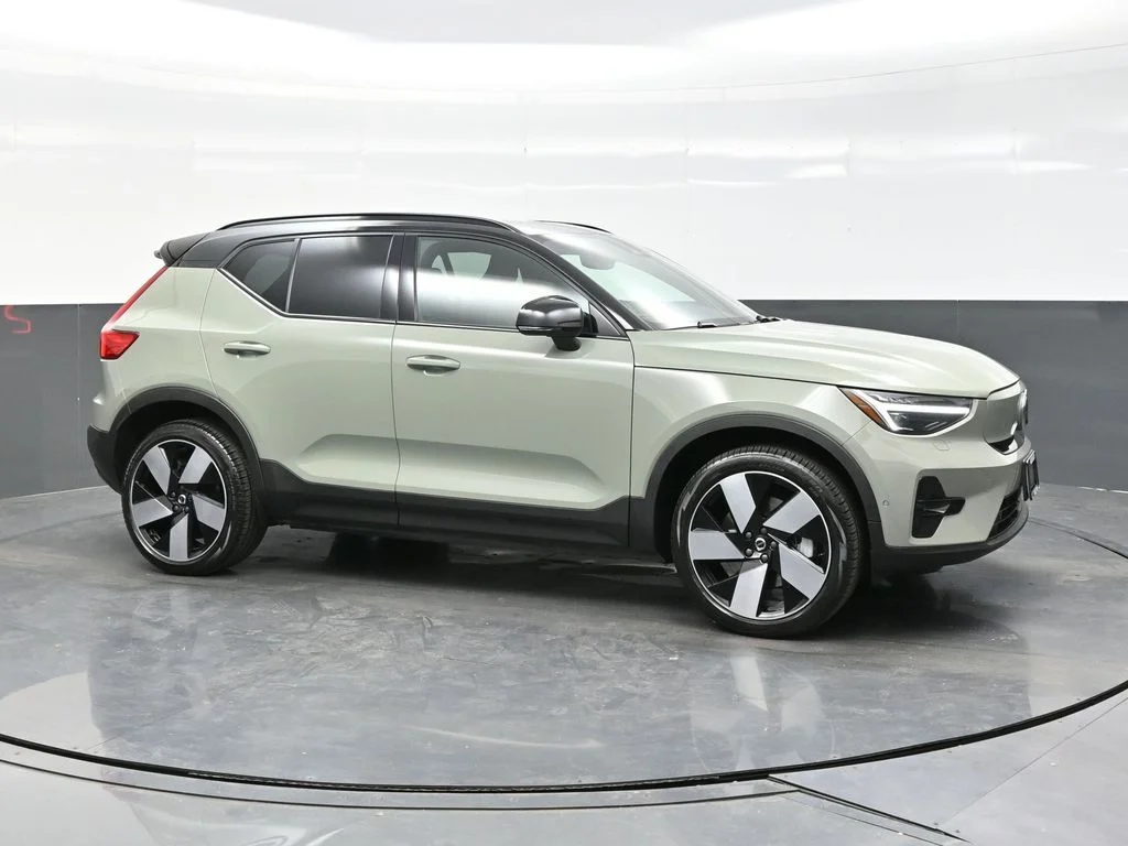 Certified Used 2023 Green Volvo Ultimate image 8