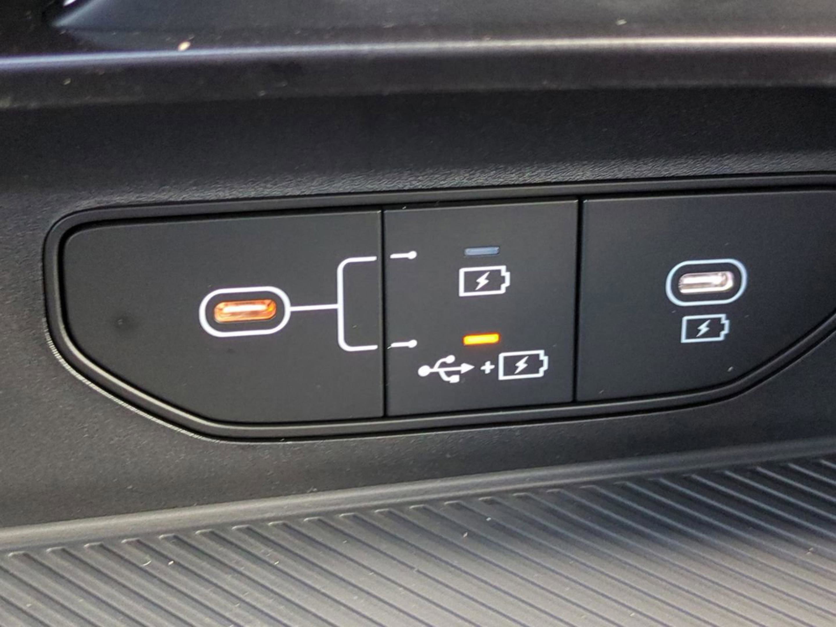 New 2026 Fusion Black Kia LX image 33