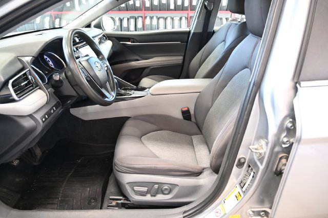 Used 2019 Silver Toyota LE image 10