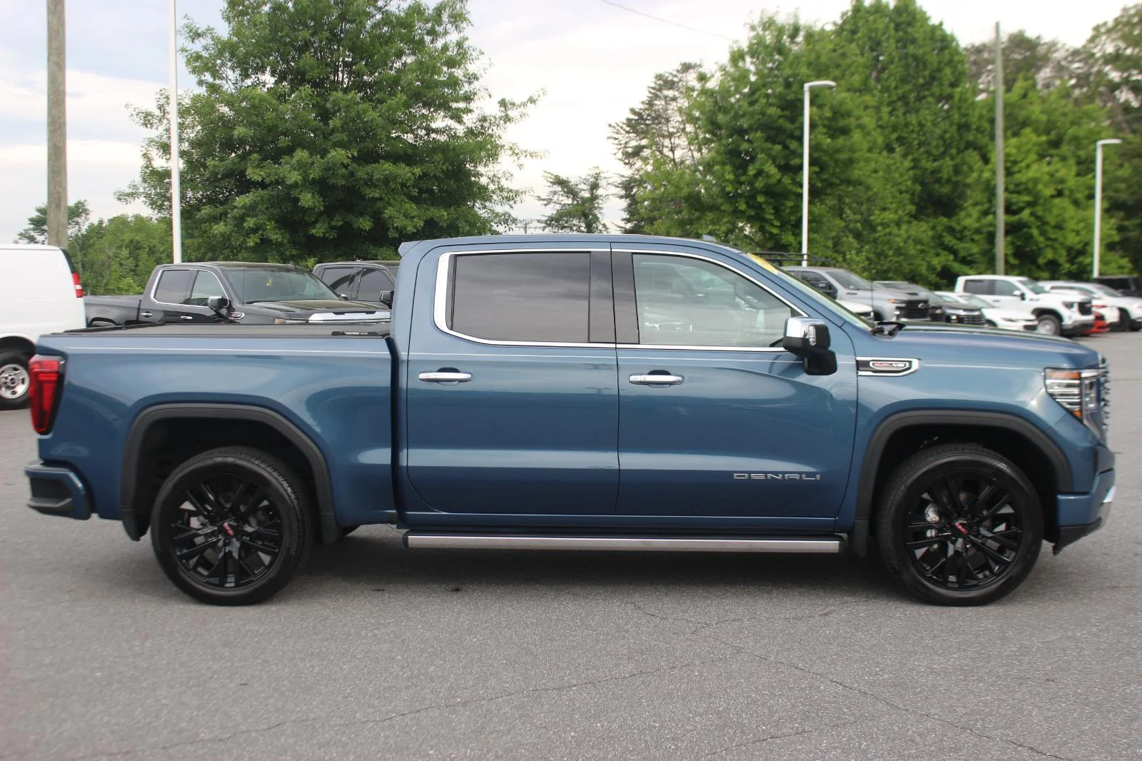 Used 2025 Downpour Metallic GMC Denali image 8