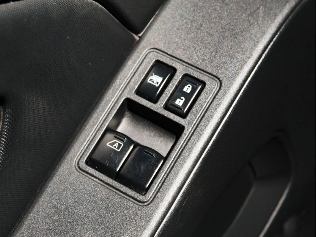 Used 2022 Gun Metallic Nissan S image 9