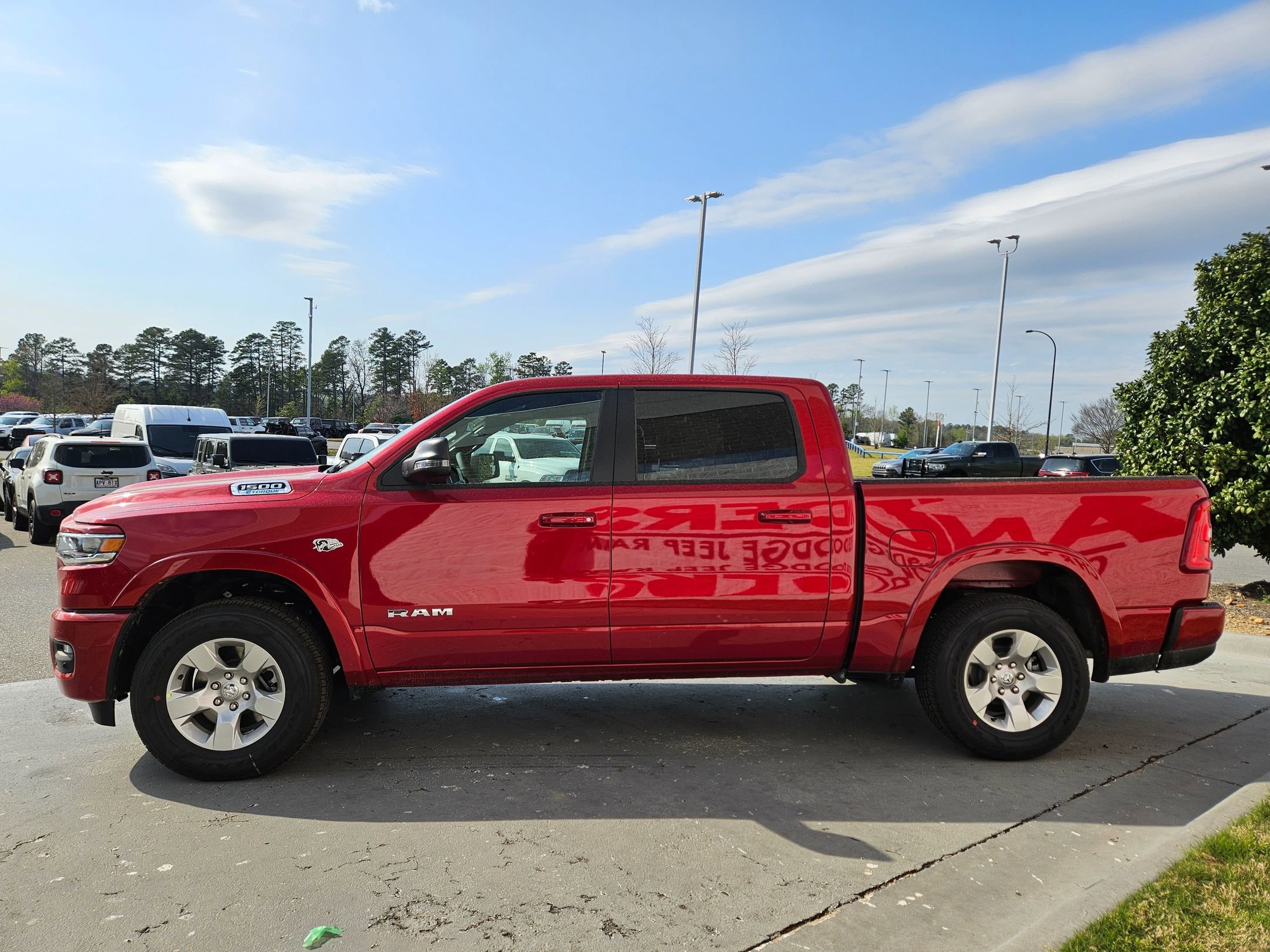 New 2026 Molten Red Pearl-Coat Exterior Paint RAM Big Horn image 4