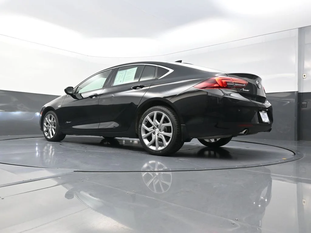 Used 2019 Black Buick Avenir image 27