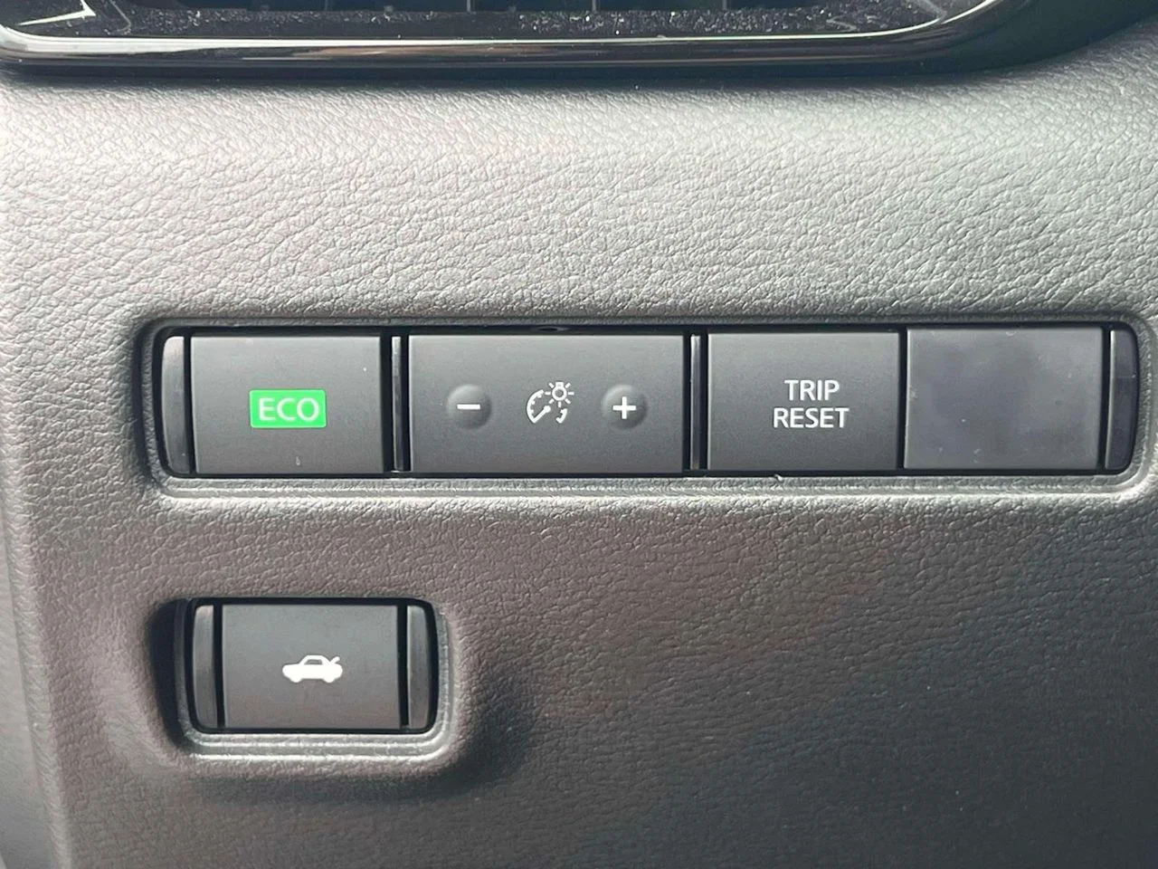 Used 2023 Super Black Nissan SV Xtronic CVT image 21