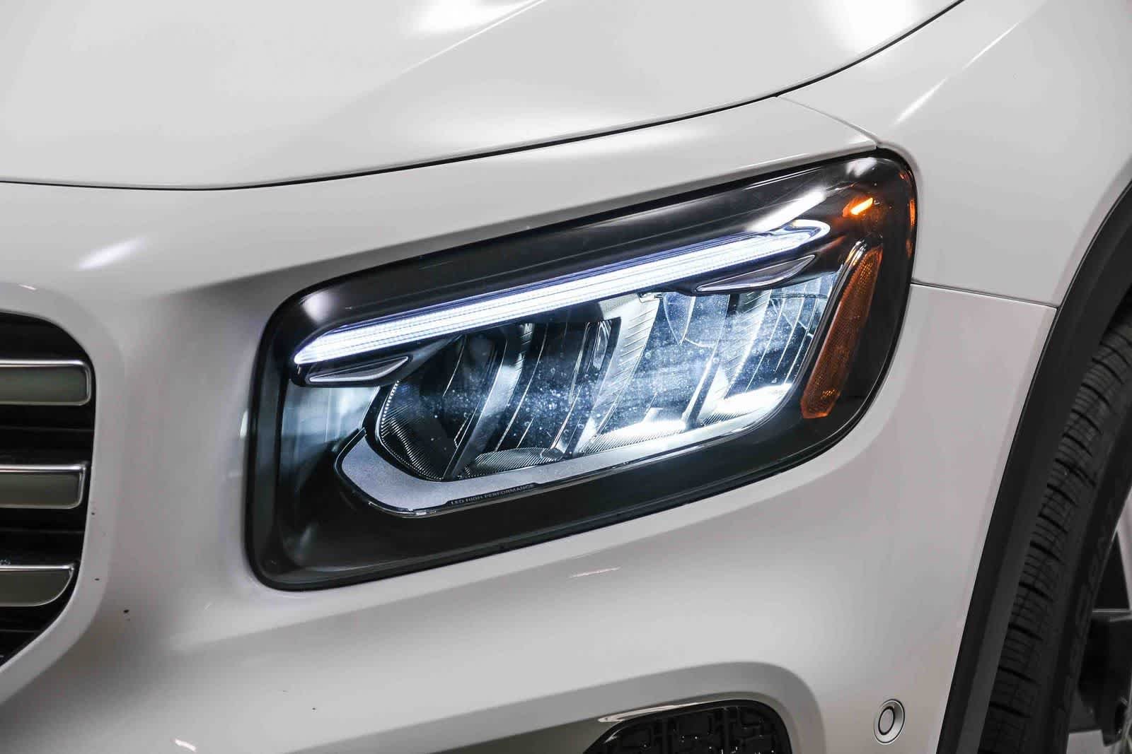 New 2026 Polar White Mercedes-Benz GLB 250 image 53