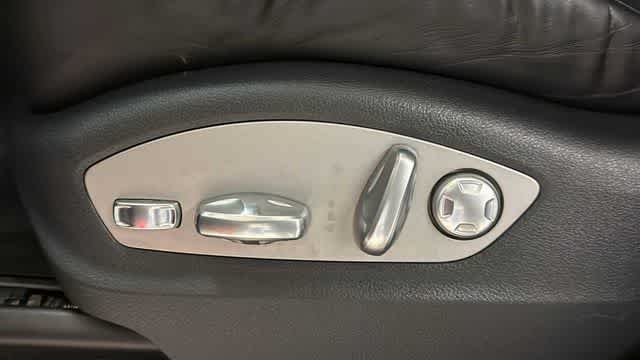 Used 2017  Porsche S E-Hybrid image 13