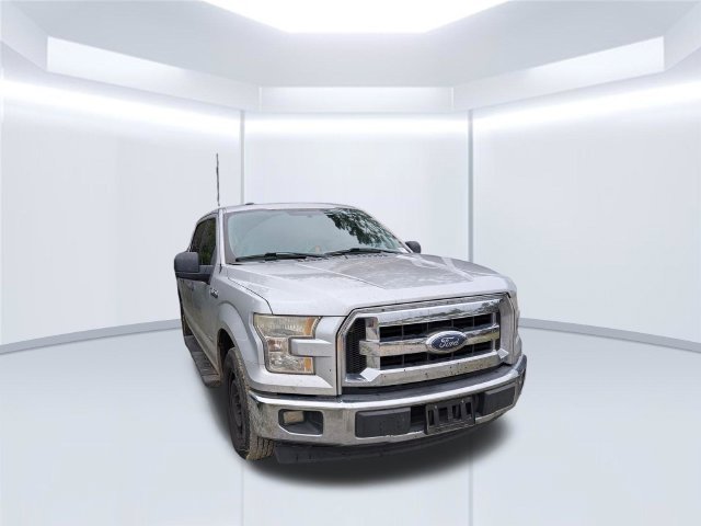 Used 2017 Silver Ford XLT image 2