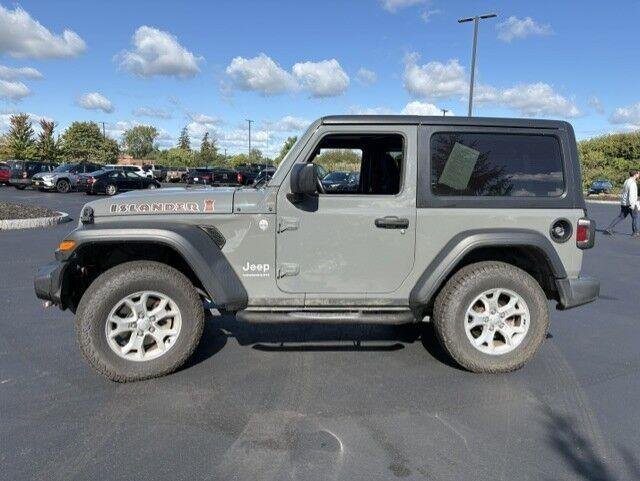 Used 2021 Sting-Gray Clearcoat Jeep Islander image 8