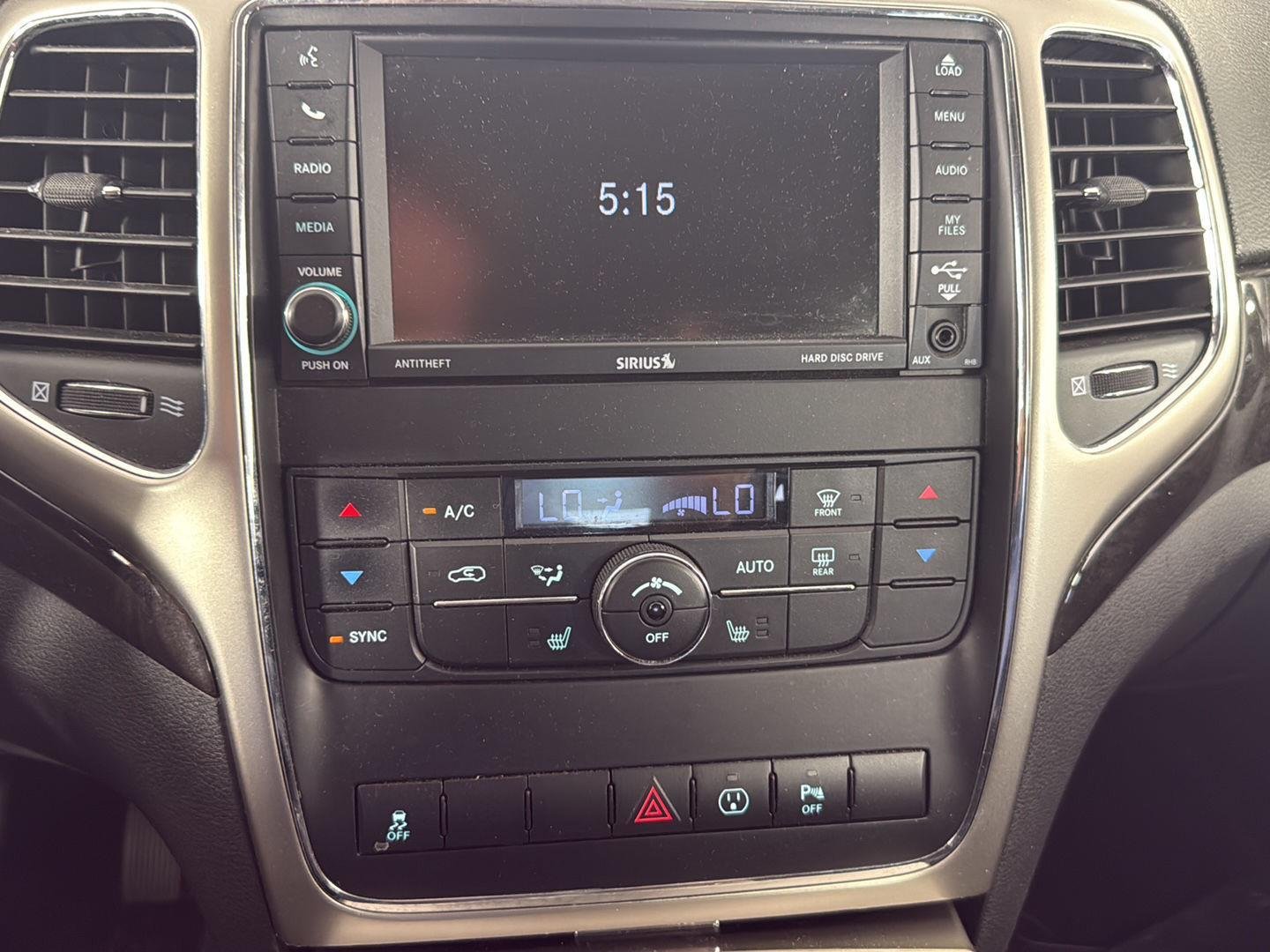Used 2013 Bright Silver Metallic Jeep Laredo image 12