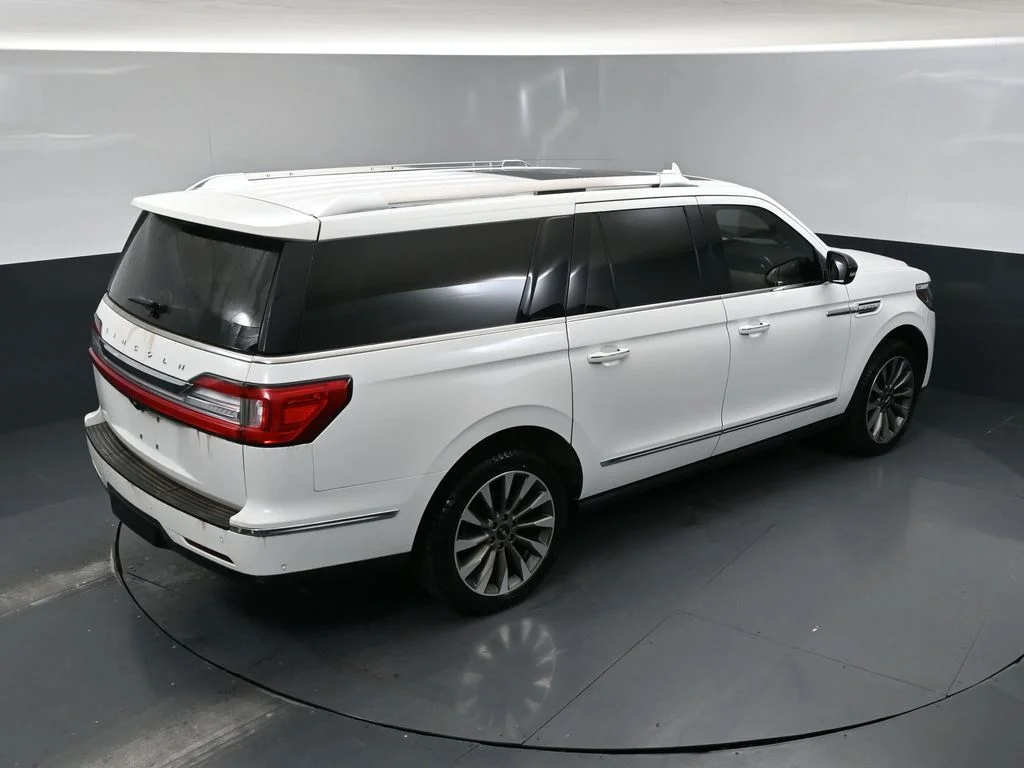 Used 2020 White Lincoln Reserve image 16