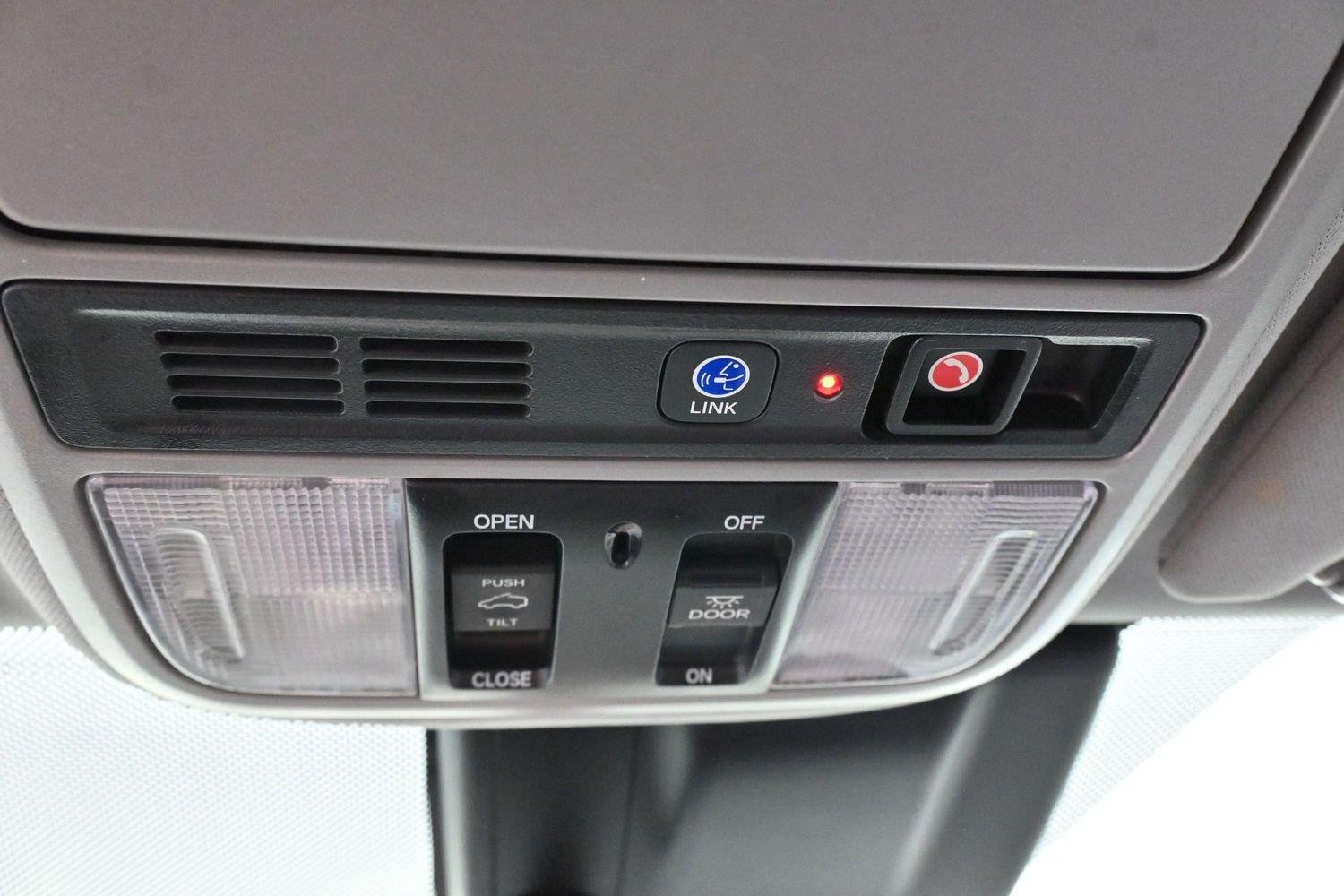 Used 2019 White Diamond Pearl Honda Touring image 30