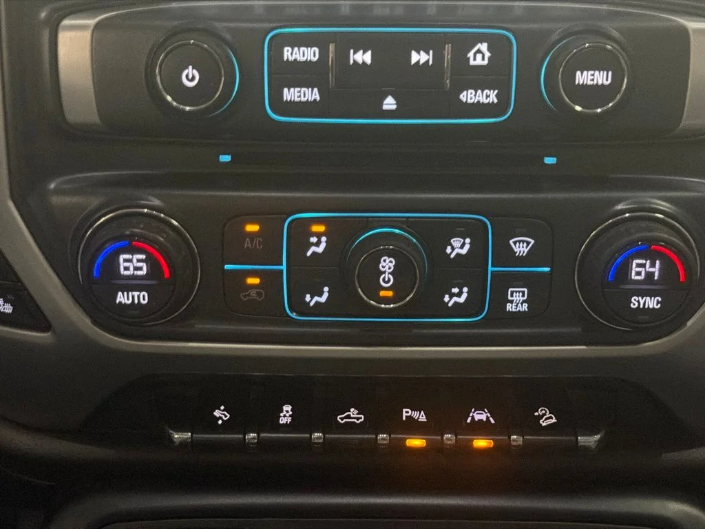 Used 2018 Quicksilver Metallic GMC SLT image 15