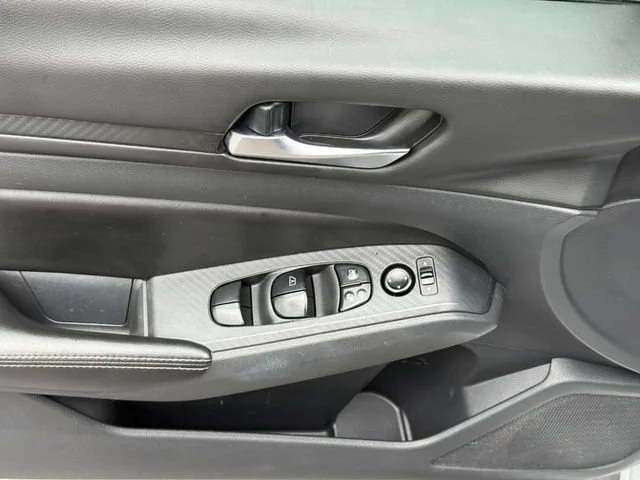 Used 2024 Silver Nissan 2.5 SV image 16