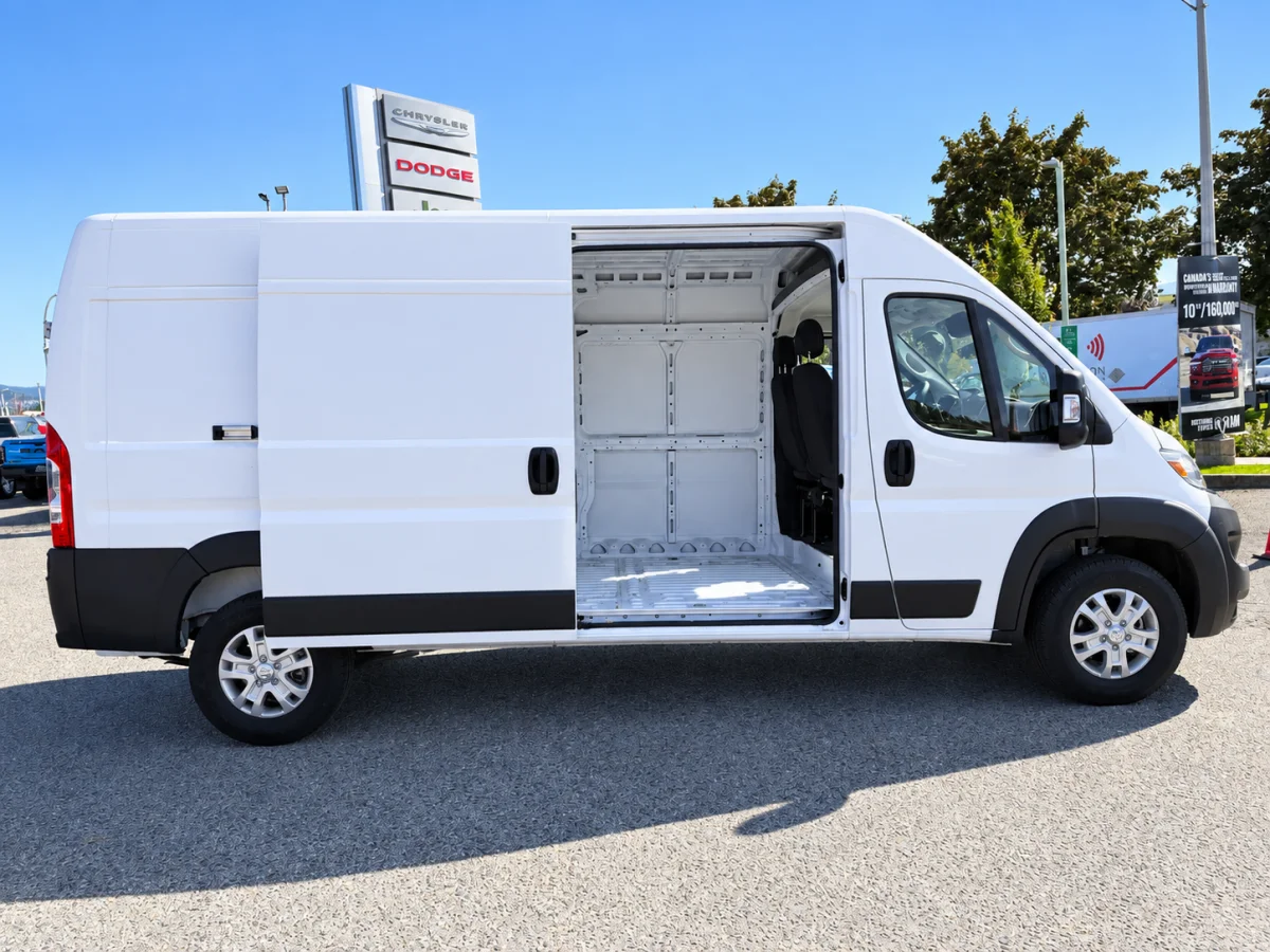 Used 2025 White RAM SLT image 10