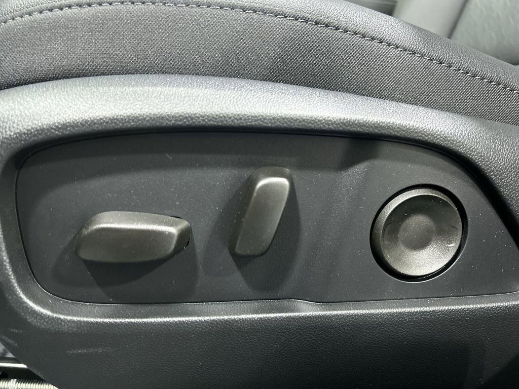 2026 Chevrolet Equinox LT - Photo 14
