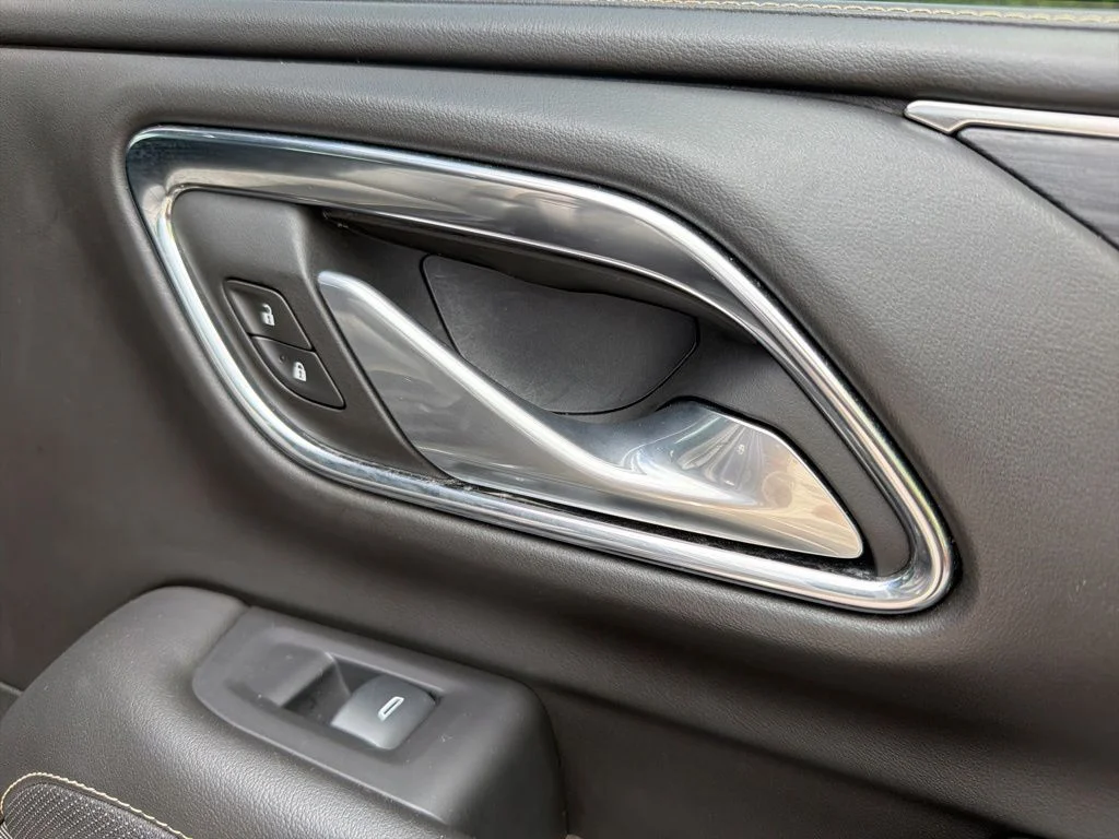 Used 2024 Silver GMC SLT image 29