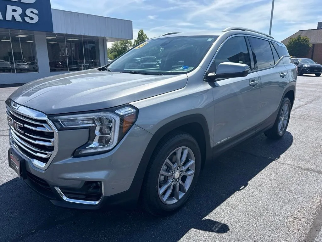2024 GMC Terrain SLT AWD's photo
