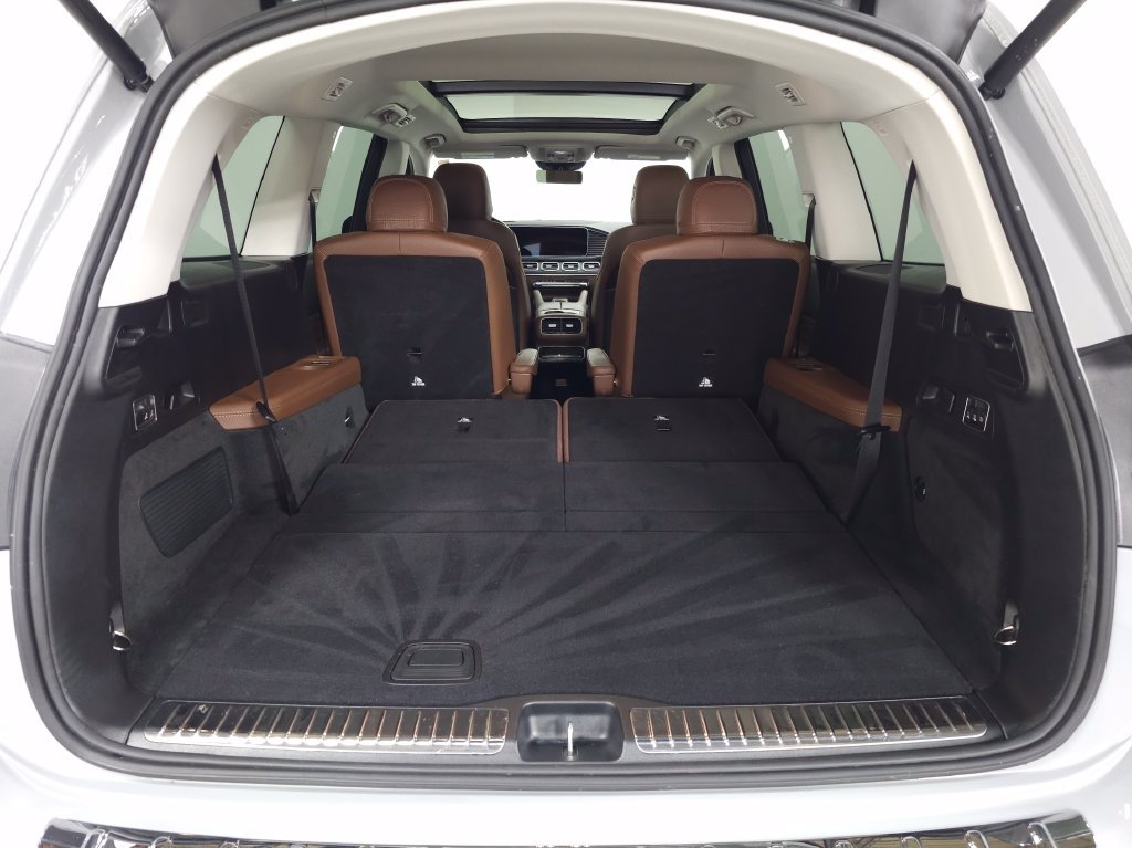 Used 2024  Mercedes-Benz GLS 580 image 6