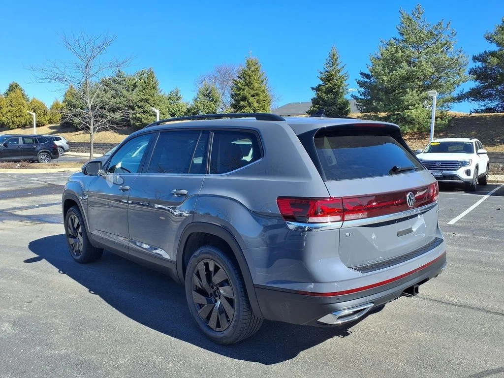 New 2026 Pure Gray Volkswagen 2.0T SE w/Technology image 4
