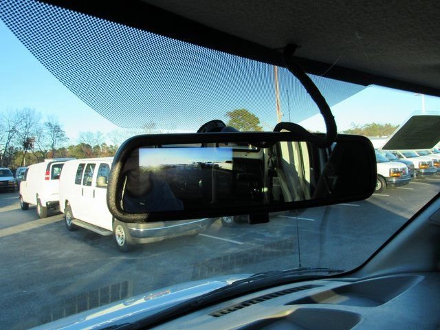 2025 GMC Savana Cargo Work Van - Photo 17