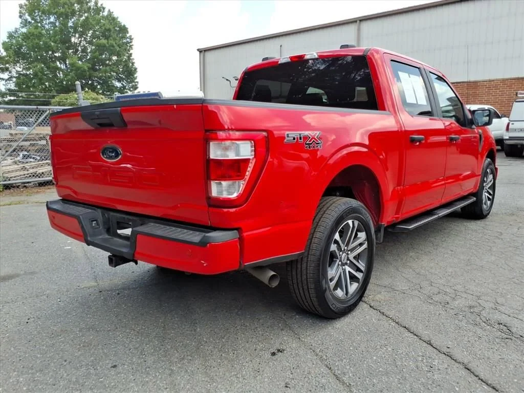 Used 2021 Red Ford XL image 33