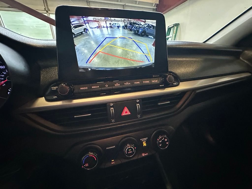 Used 2021 Black Kia LXS image 18
