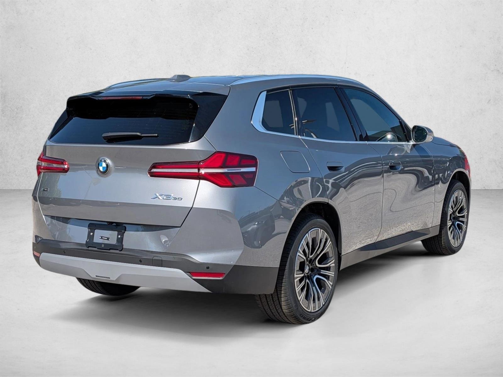 Used 2026 Skyscraper Grey Metallic BMW 30 xDrive image 2