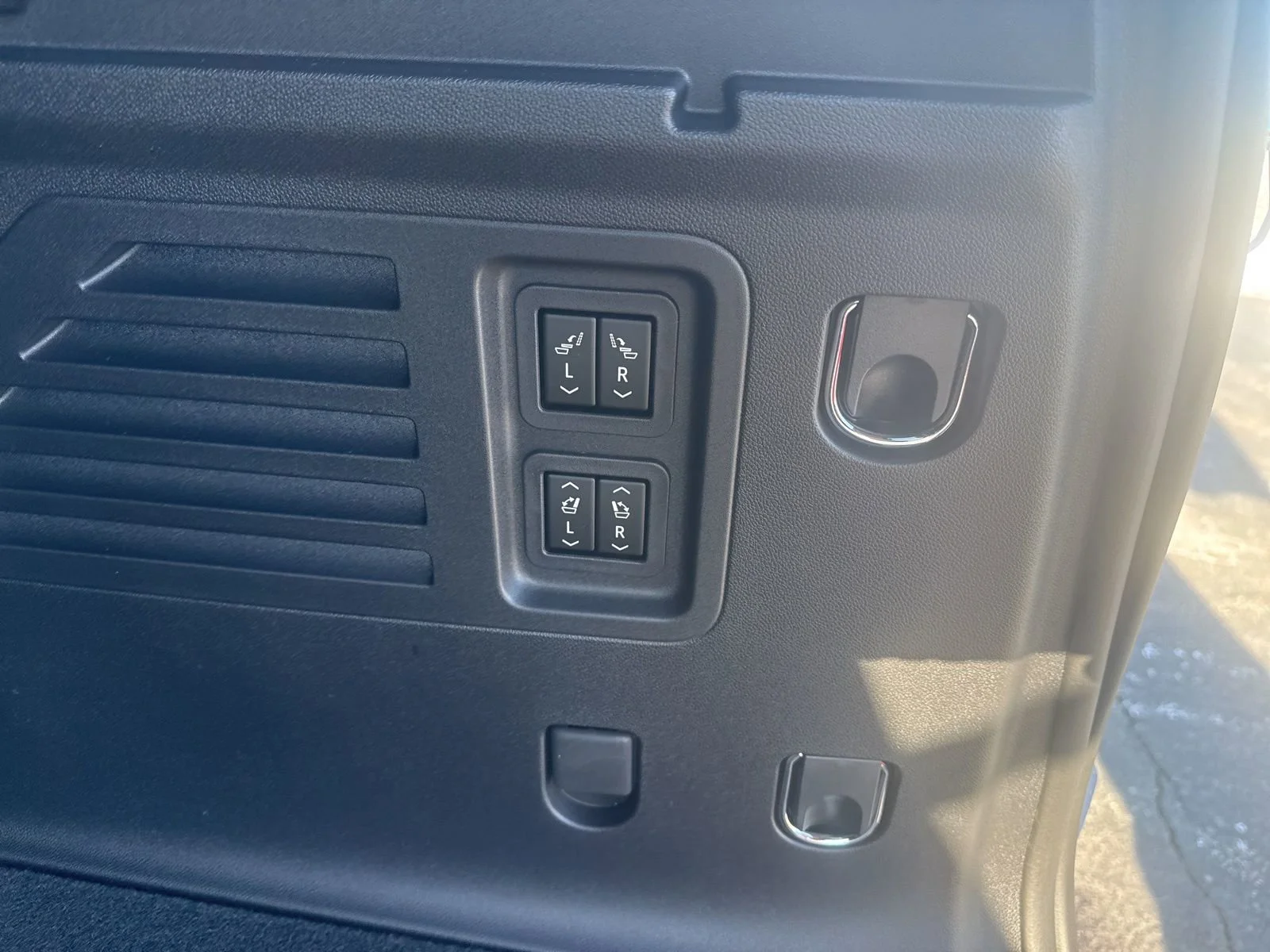 2026 GMC Acadia Denali - Photo 20