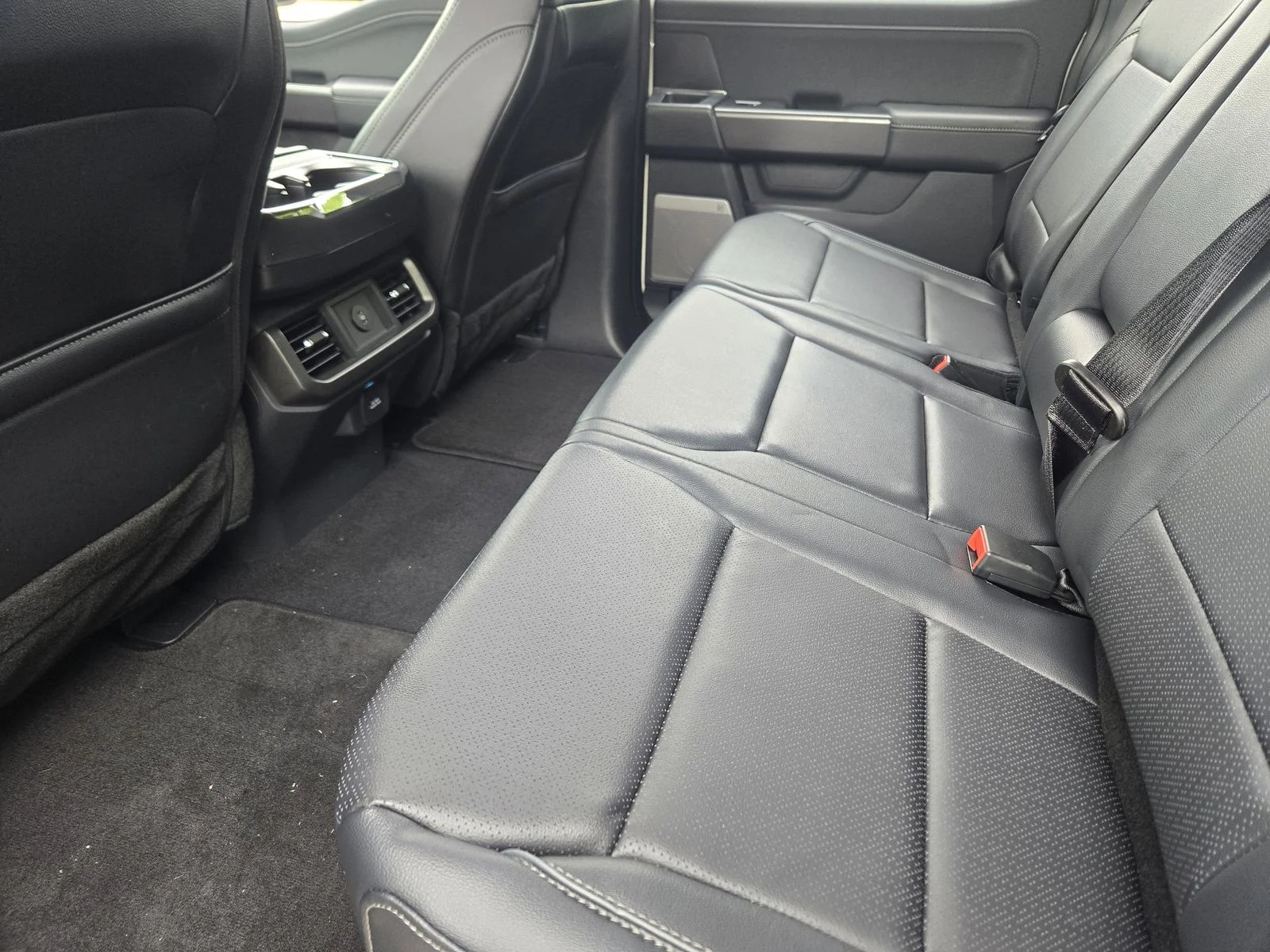 New 2026 Star White Metallic Tri-Coat Ford Lariat® image 19