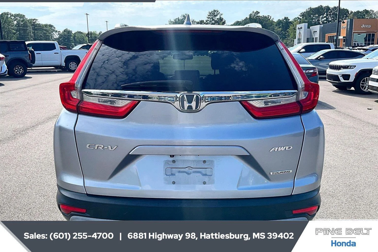 Used 2018 Lunar Silver Metallic Honda Touring image 4