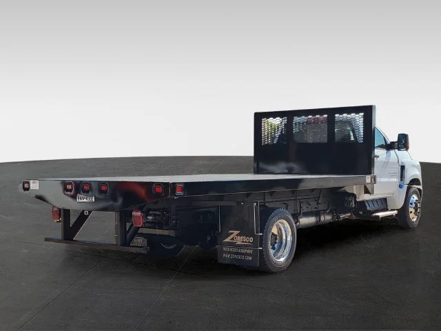 Used 2024 White Chevrolet 1WT image 6